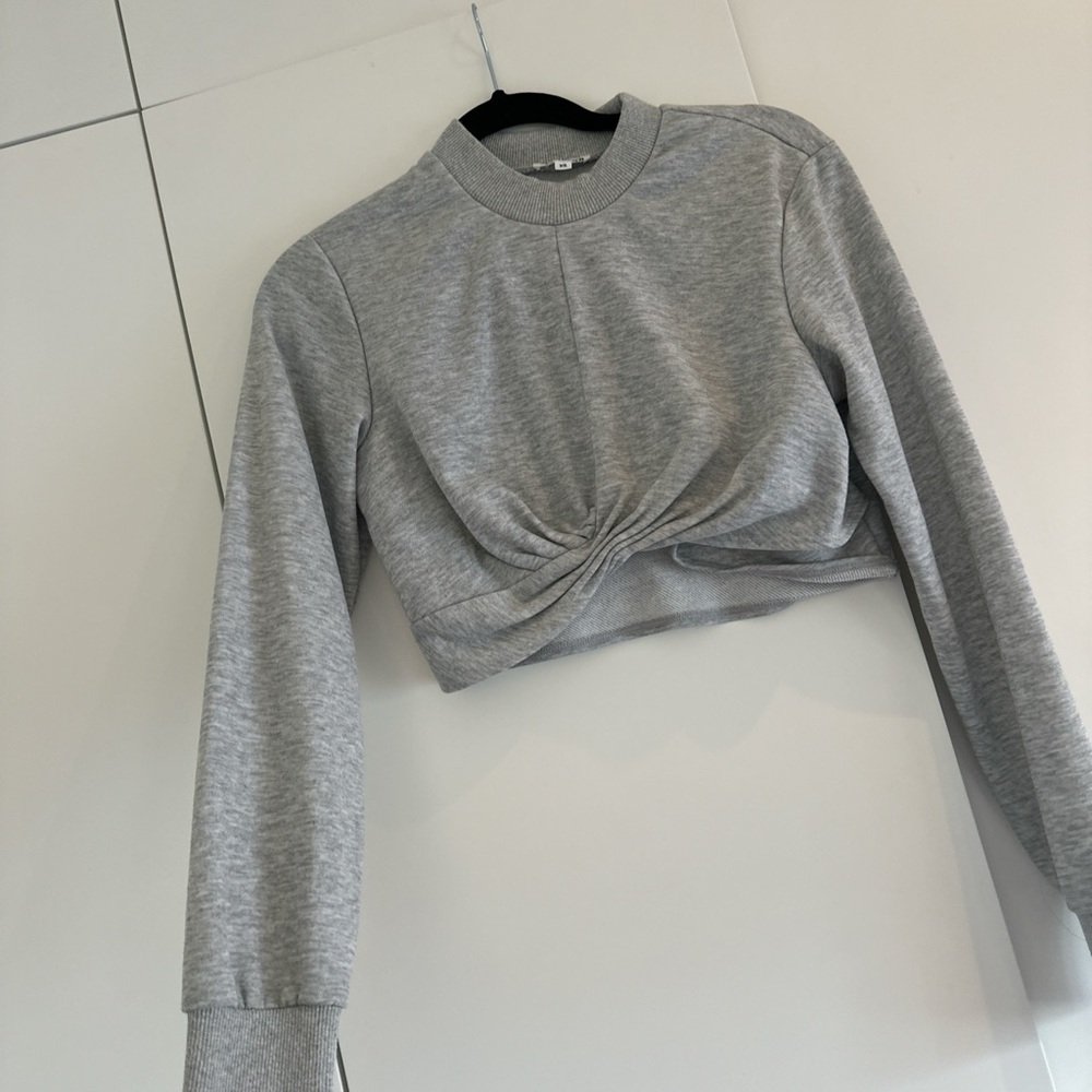 Superdown Gray Crop Twist Front Sweatshirt